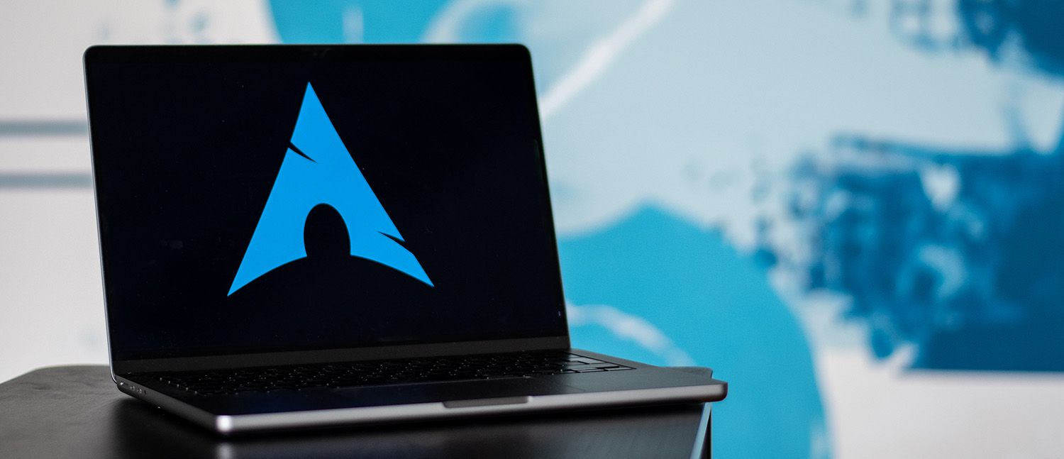 Arch Linux Mockup auf Laptop
