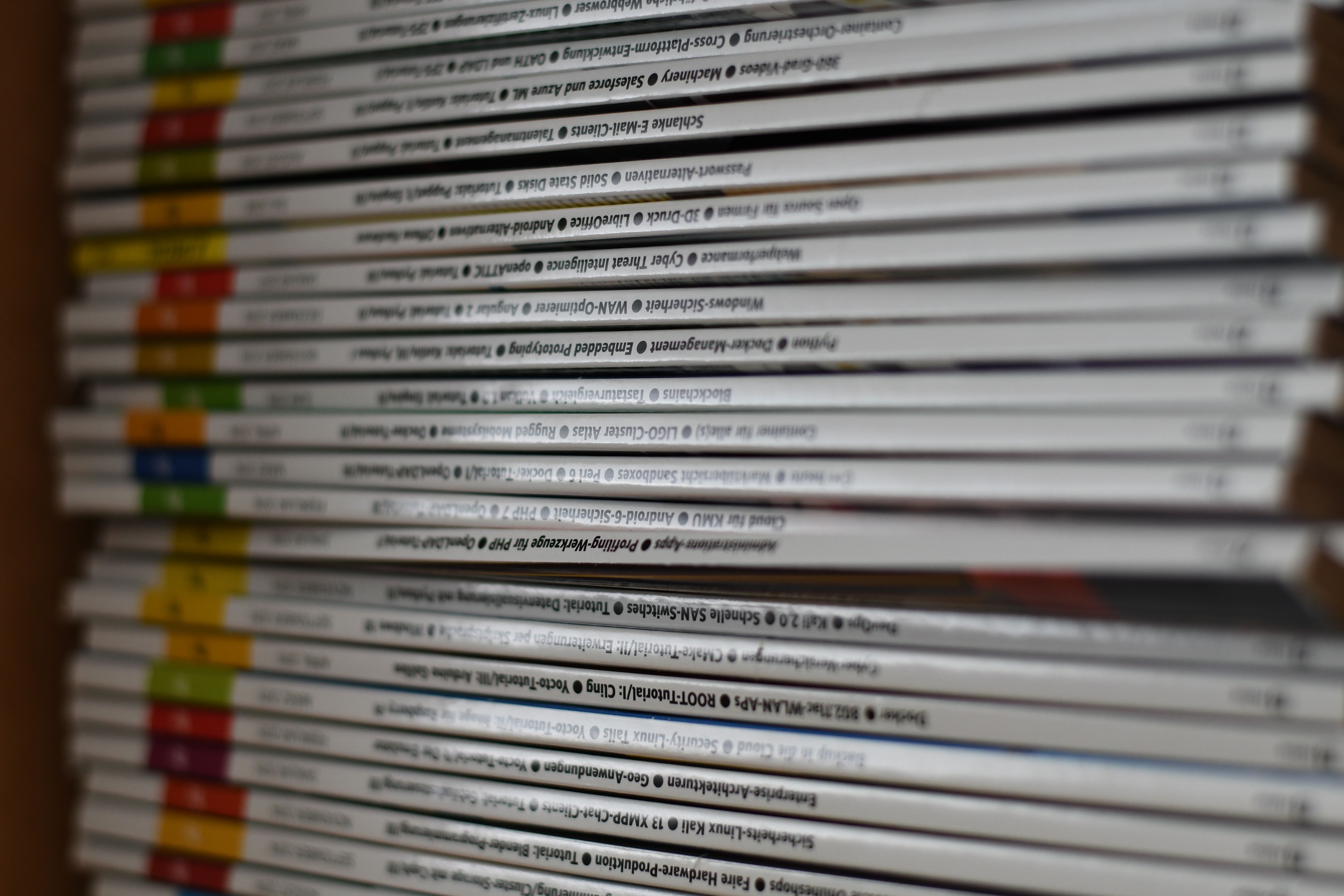 Bücherstapel mit Informatikbüchern