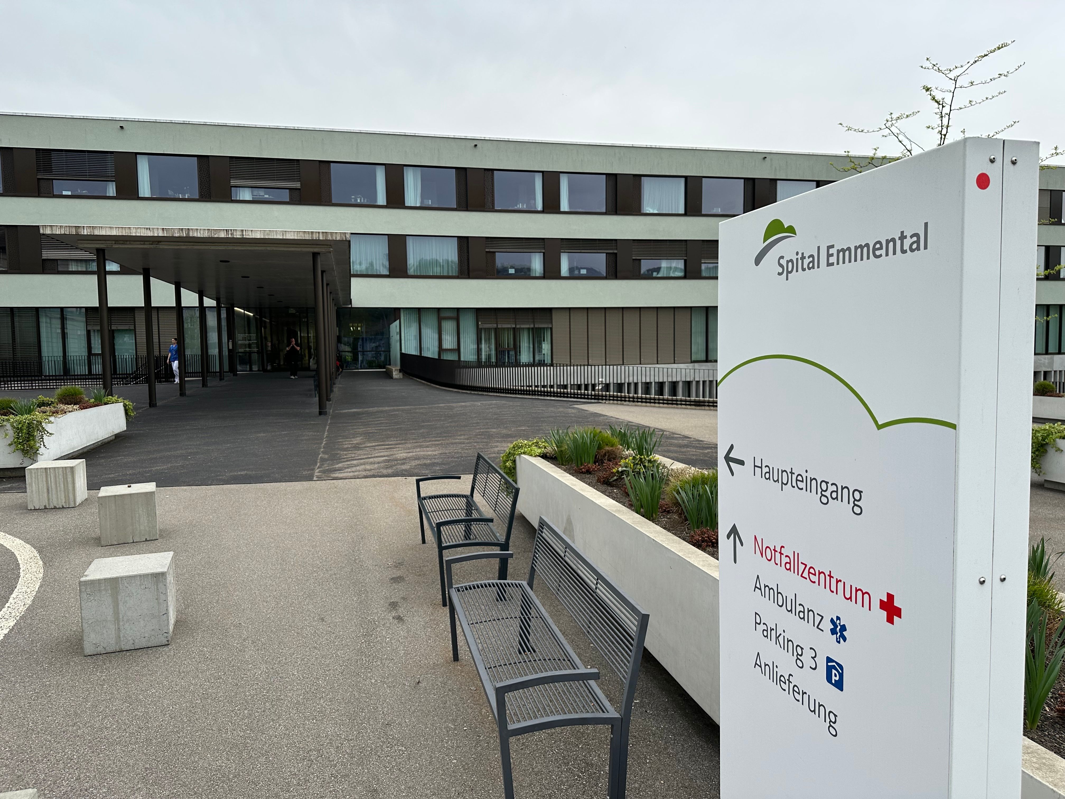 Bild Haupteingang Regionalspital Emmental