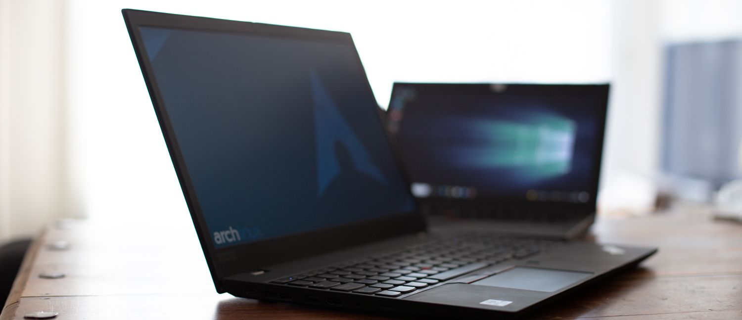 Laptop mit Arch Linux und Windows
